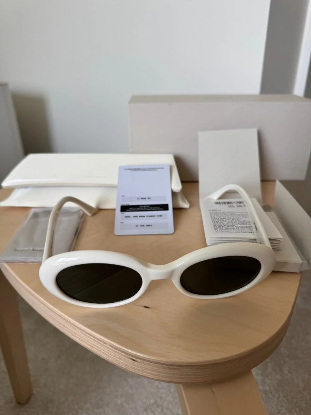Gentle Monster La Mode W2 Sunglasses in White